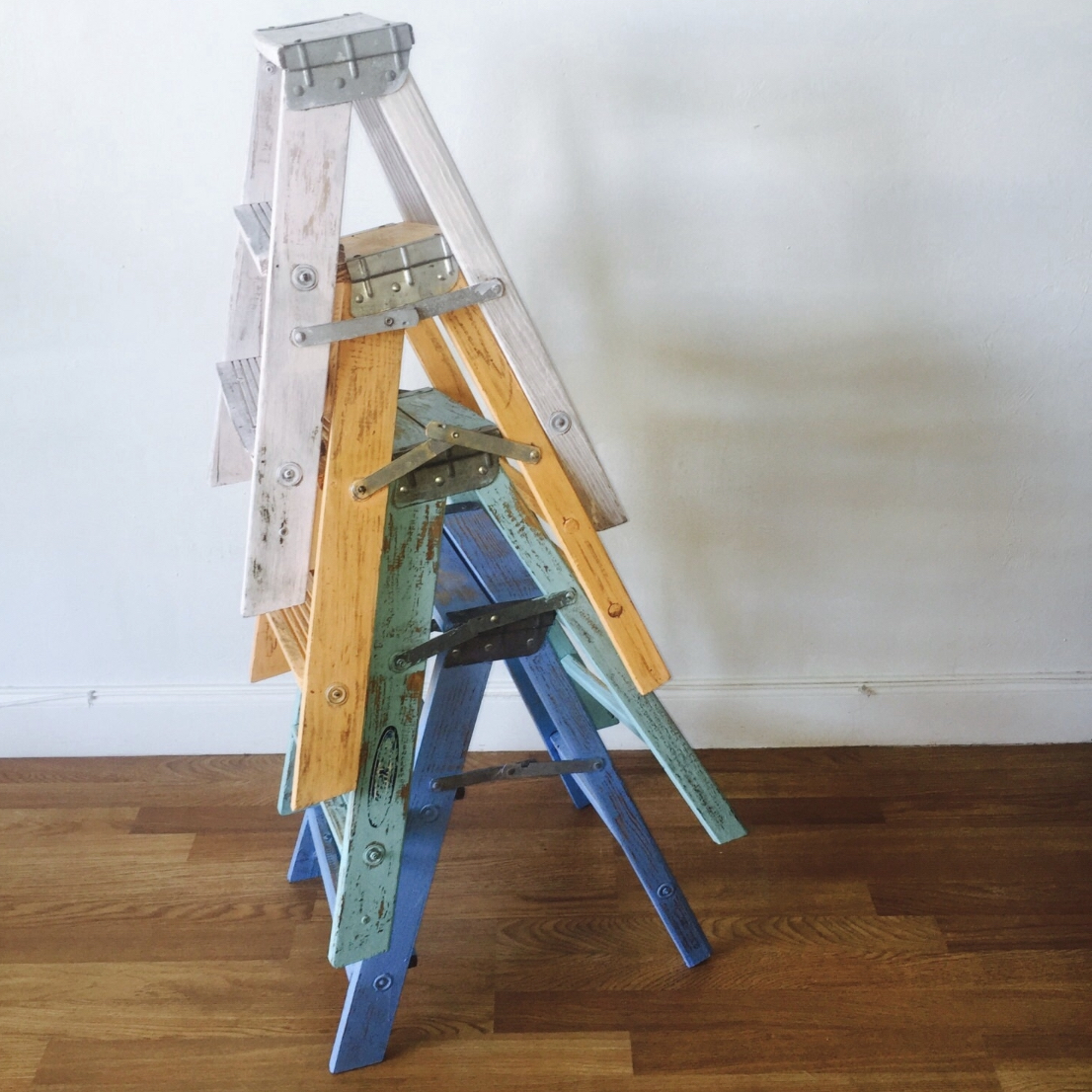 Vintage Painted Ladders Iamvintage   F1446625 FC01 4C9C B107 B0D989CD366B 1 